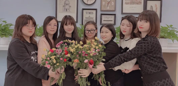 3·8妇女节——币游国际科技鲜花萦绕，，，，优美相伴